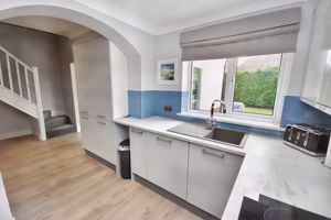 Kitchen pic 2- click for photo gallery